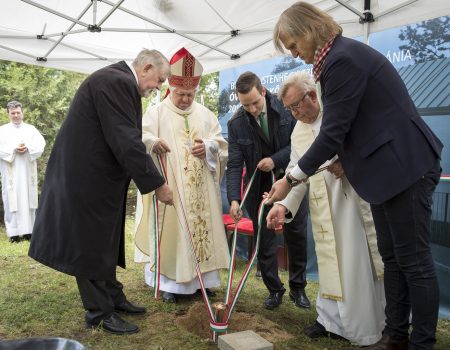 Az Istenhegyi Szent László Plébánia új óvodájának alapkőletétele