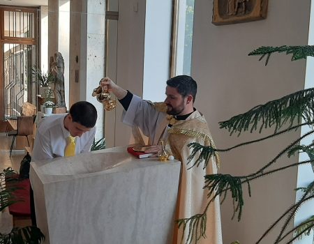 Keresztelő a Salkaházi iskolában