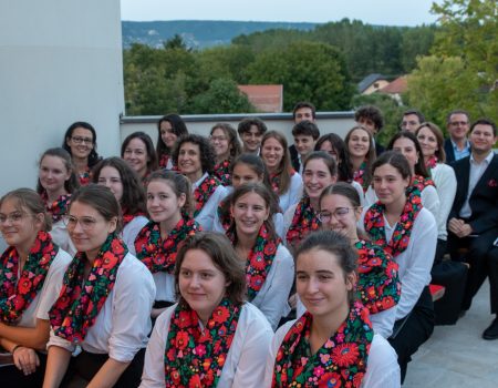 Kodályosok szolgálata a Mária-napi Főbúcsún