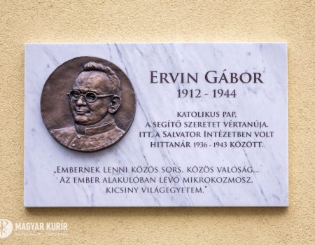 Ervin Gábor-emléktábla avatás a Kolping iskolában