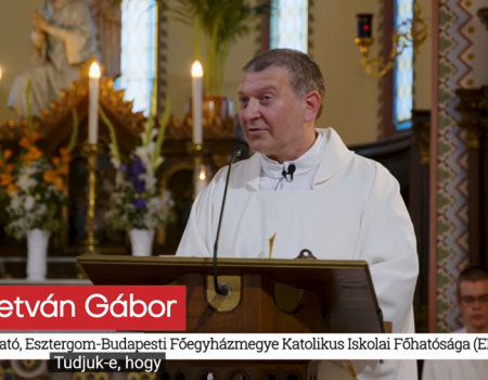A tanár az életével is neveljen
